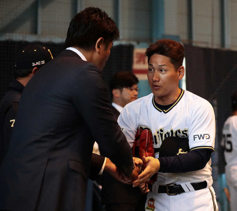 【画像・写真】“プレミア組”のオリックス・吉田正＆山岡　五輪出場に意欲「やることやって…結果出す」