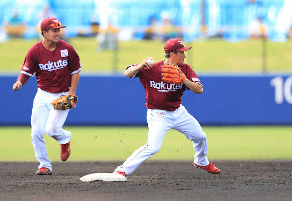 【画像・写真】楽天ドラ1＆2コンビ　待望のチョコゲット　小深田笑顔、黒川は「血糖値が…」