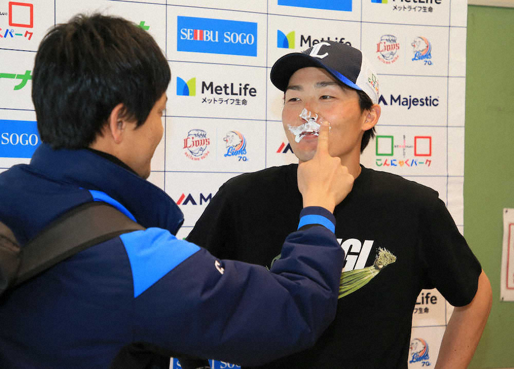 【画像・写真】西武・源田　27歳の誕生日に誓い新た「ケガがないように。リーグ3連覇と日本一を」