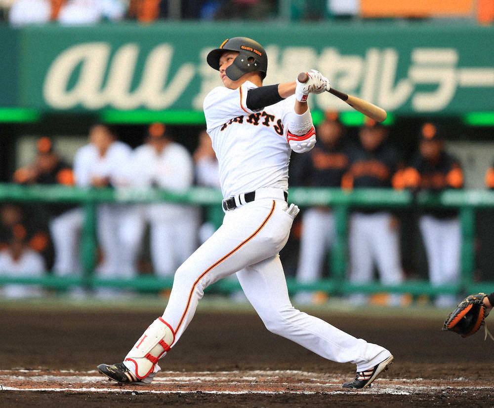 【画像・写真】巨人・坂本　実戦4打席目で“初安打”「タイミングとか合わせていかないと」