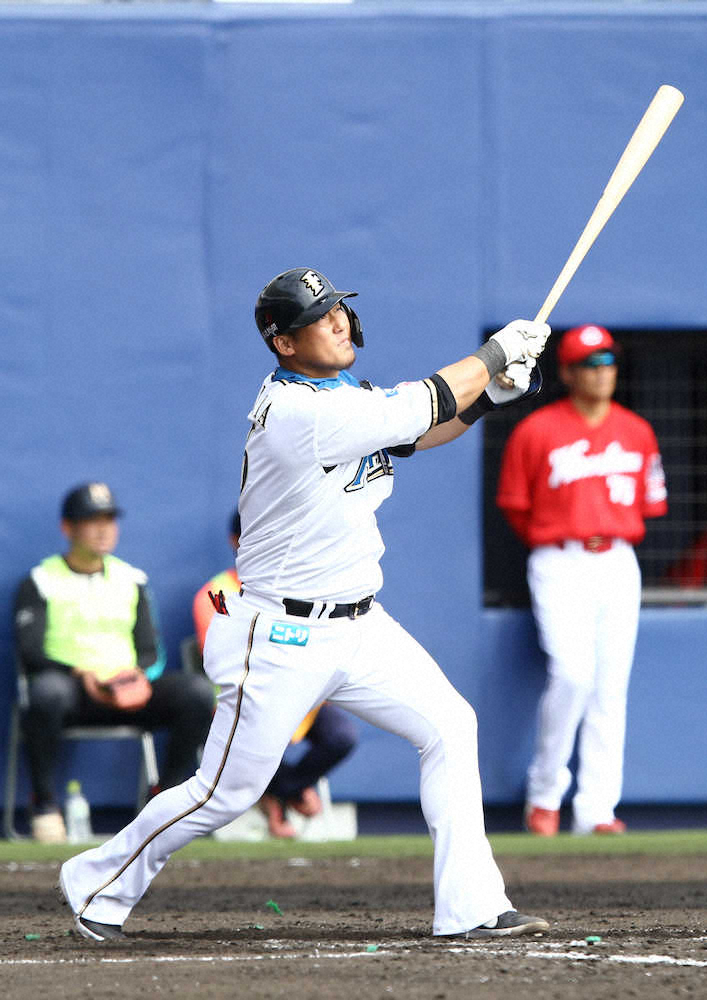 【画像・写真】日本ハム　中田が今季1号、逆方向へ逆転弾　4番譲るも貫禄