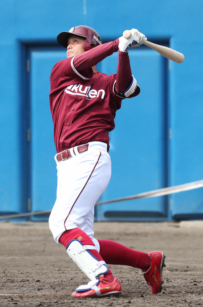 【画像・写真】楽天・下妻　2年ぶり支配下復帰「チームの力になれるよう自分の役割を全うしたい」