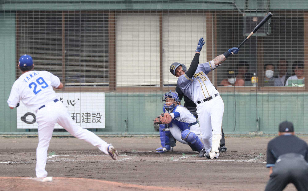 【画像・写真】阪神・マルテ豪快！オープン戦1号　左翼席へ2ラン