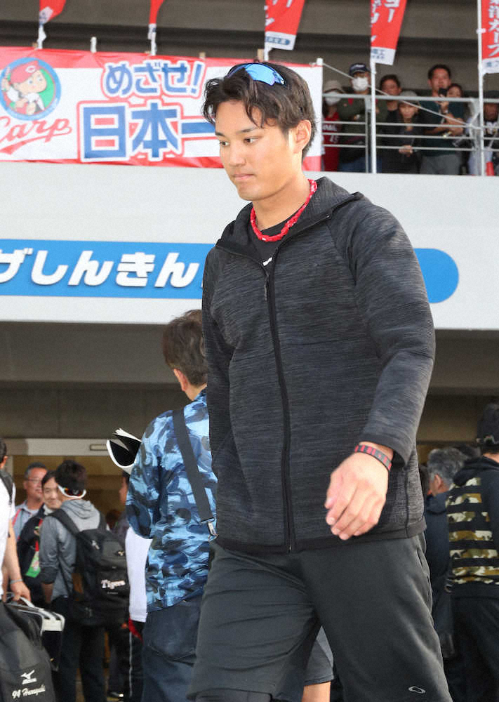 【画像・写真】引き揚げる藤浪（撮影・奥　調）