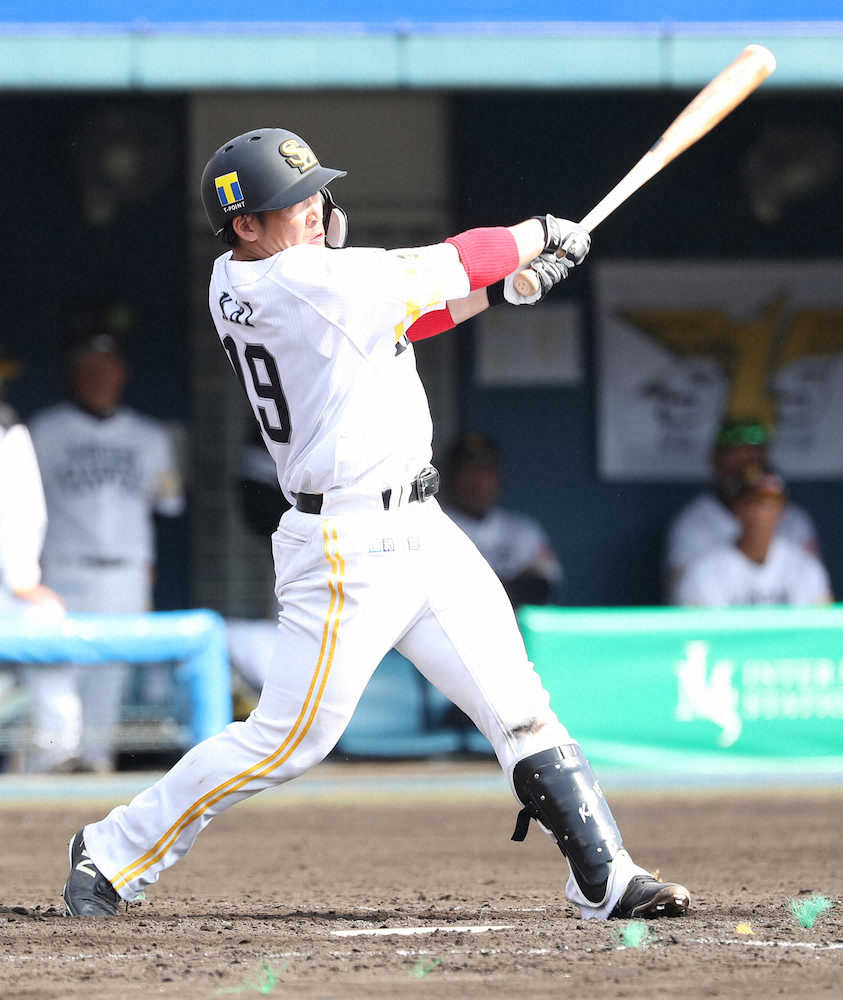 【画像・写真】ソフトB・甲斐　覚醒弾に手応え「キャンプでやってきたことが形に」