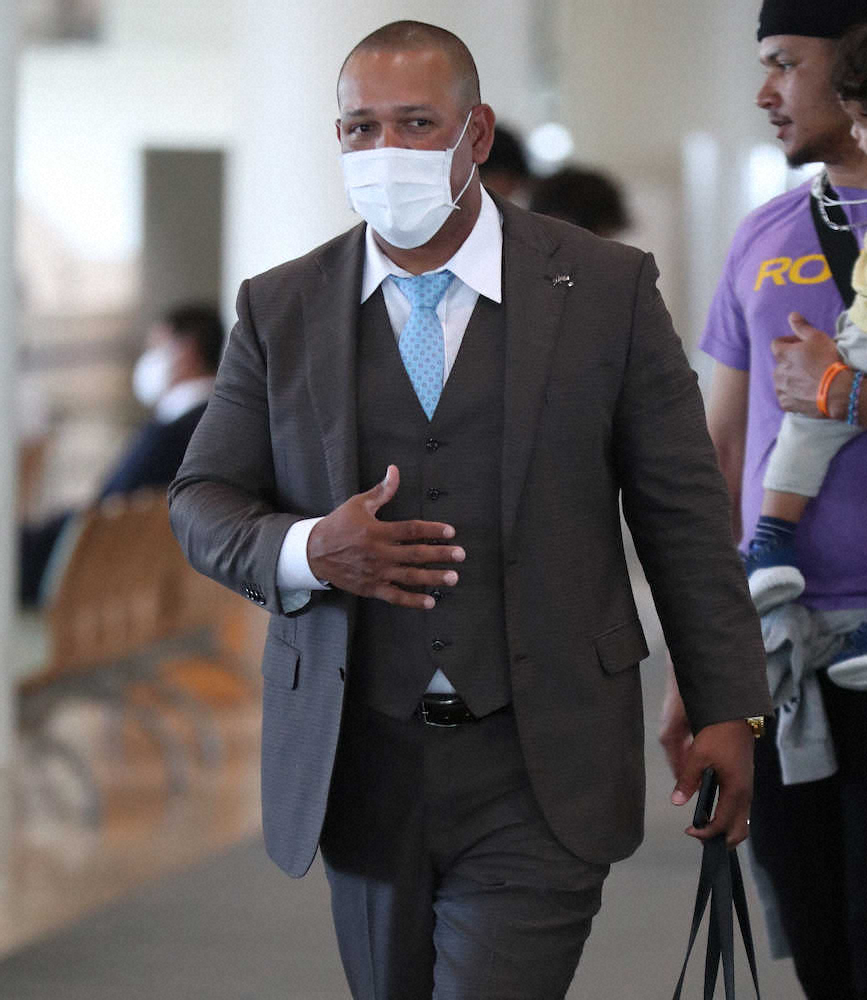 【画像・写真】マスク姿のラミレス監督