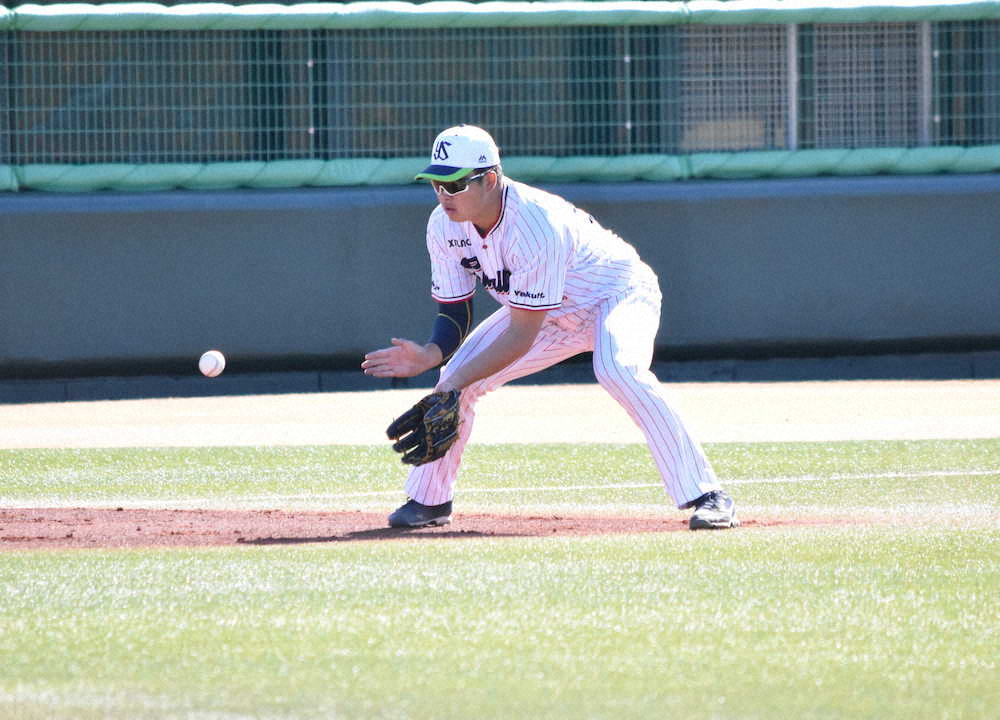 【画像・写真】ヤクルト村上　ノック再開「問題ない。徐々に上げていきたい」