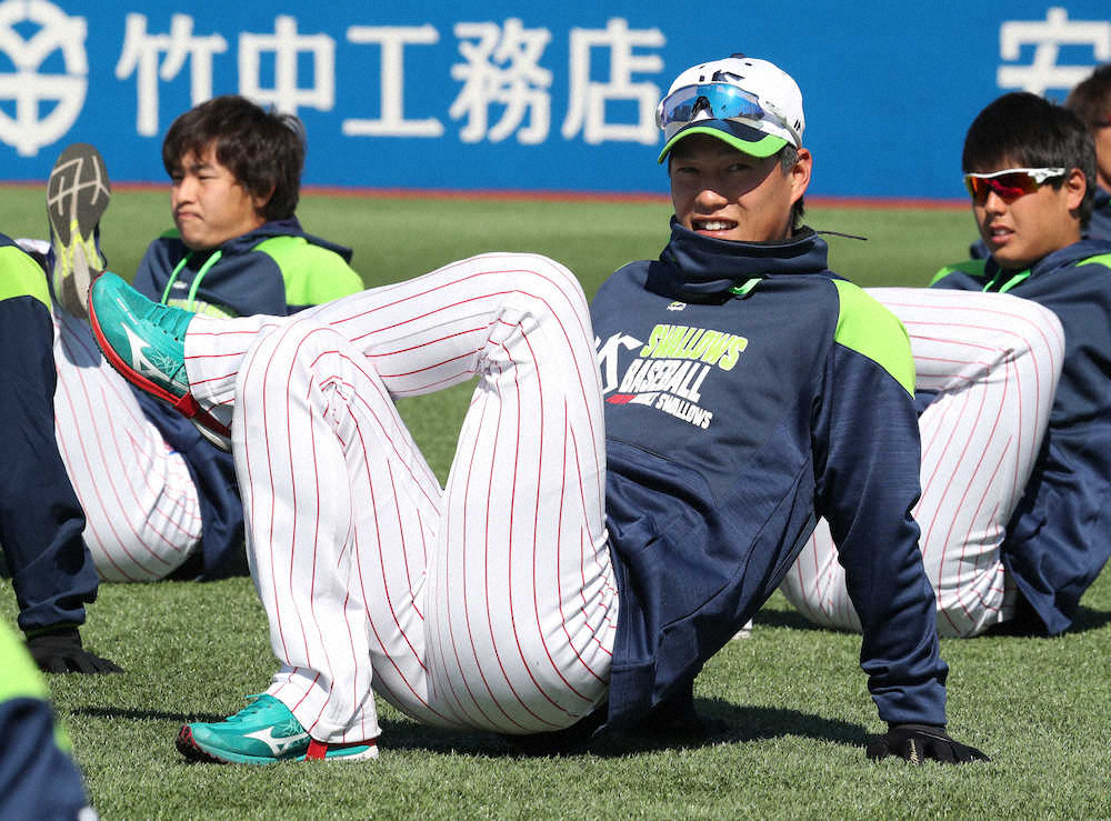 【画像・写真】ヤクルト・高橋　29日巨人戦に先発、開幕投手候補「集中したい」