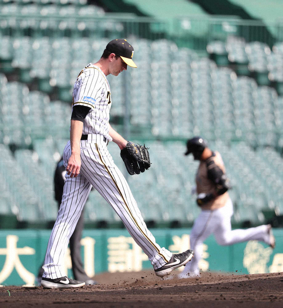 【画像・写真】阪神　開幕ローテ有力のガンケルが4回7失点　中田に3ラン被弾