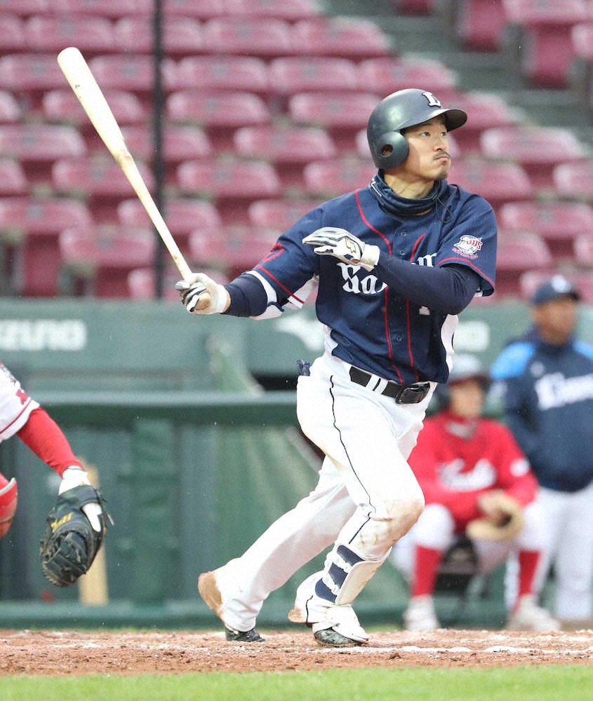 【画像・写真】西武・川越　途中出場で特大弾含む2安打、野手転向2年目　外野手争い猛アピール