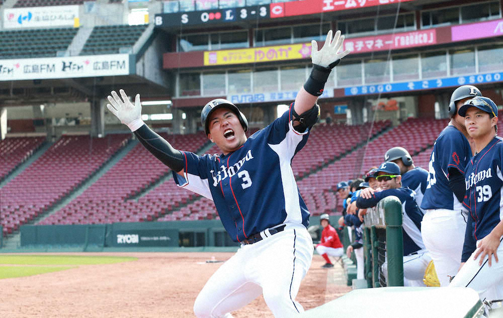 【画像・写真】西武・山川“どすこい”連発　「開幕4番」決定　コロナもストレスも吹き飛ばす！　