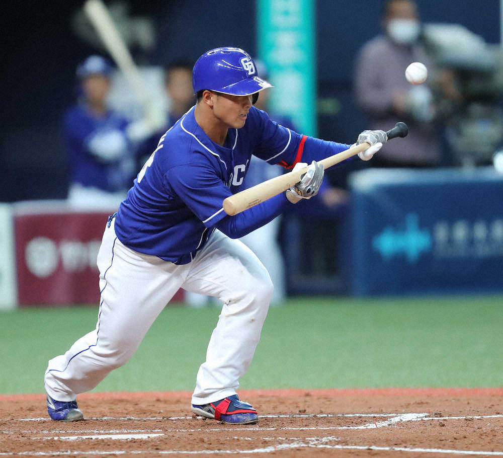 【画像・写真】中日　オープン戦5連敗でストップ、与田監督ホッ　セーフティースクイズ成功に満足げ