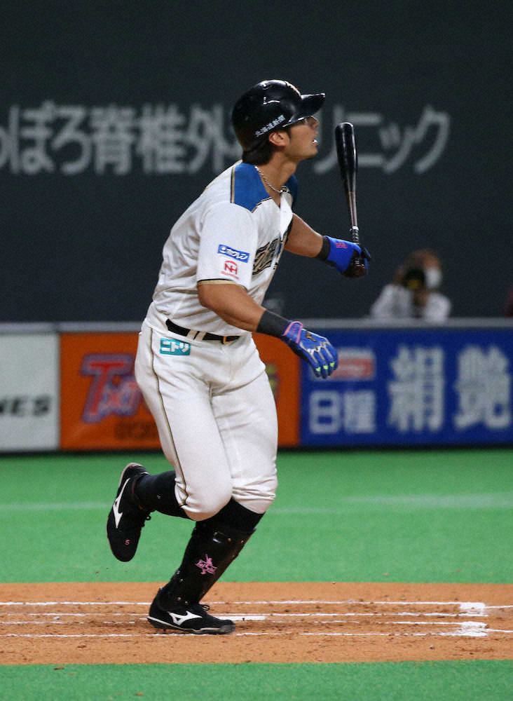 【画像・写真】【オープン戦隠しマイク】DeNA・田代コーチ「今は握手は駄目だから、足だな」