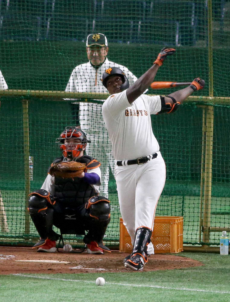 【画像・写真】推定140メートル！巨人・ビエイラ　看板直撃2連発で原監督うならせた