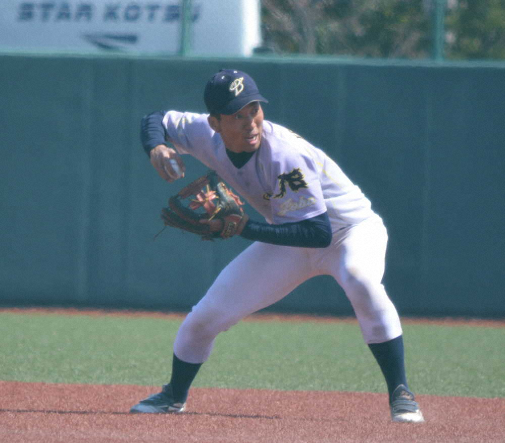 【画像・写真】上武大のドラフト候補捕手・古川が遊撃守備を披露　JX―ENEOSとオープン戦