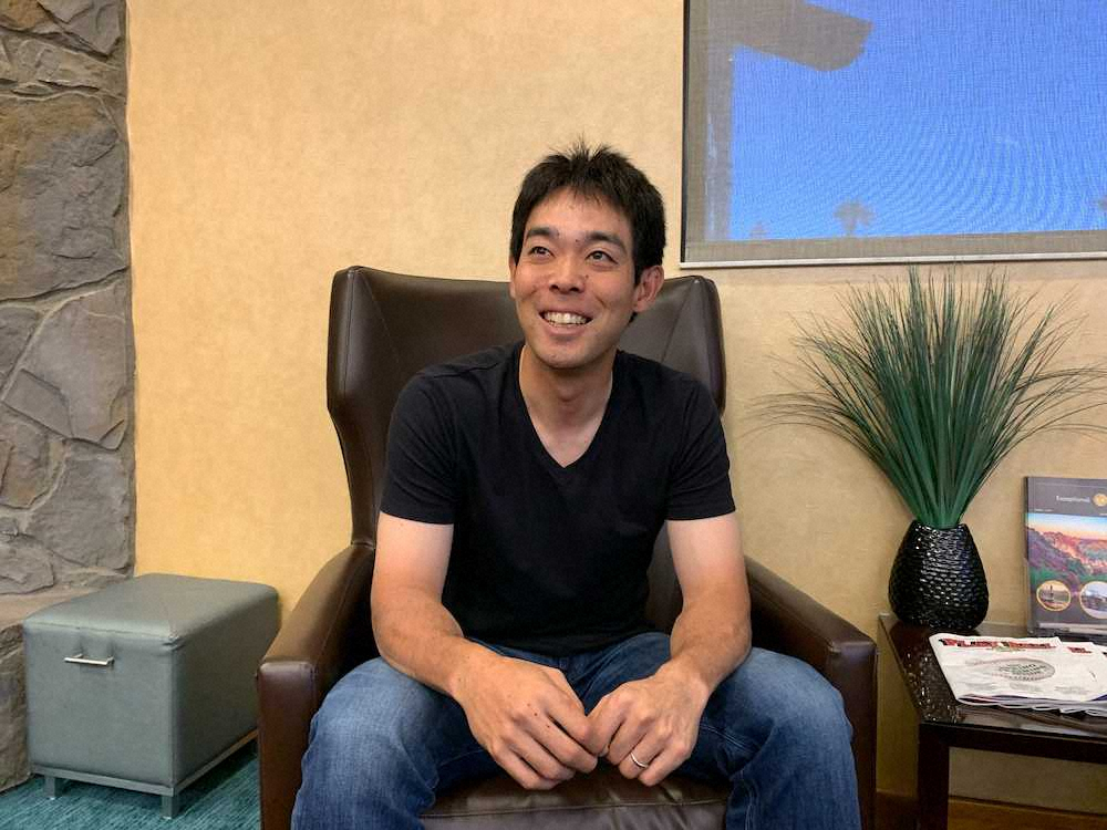 【画像・写真】スポニチ本紙単独インタビューに応じるレッズ・秋山（撮影・笹田　幸嗣通信員）