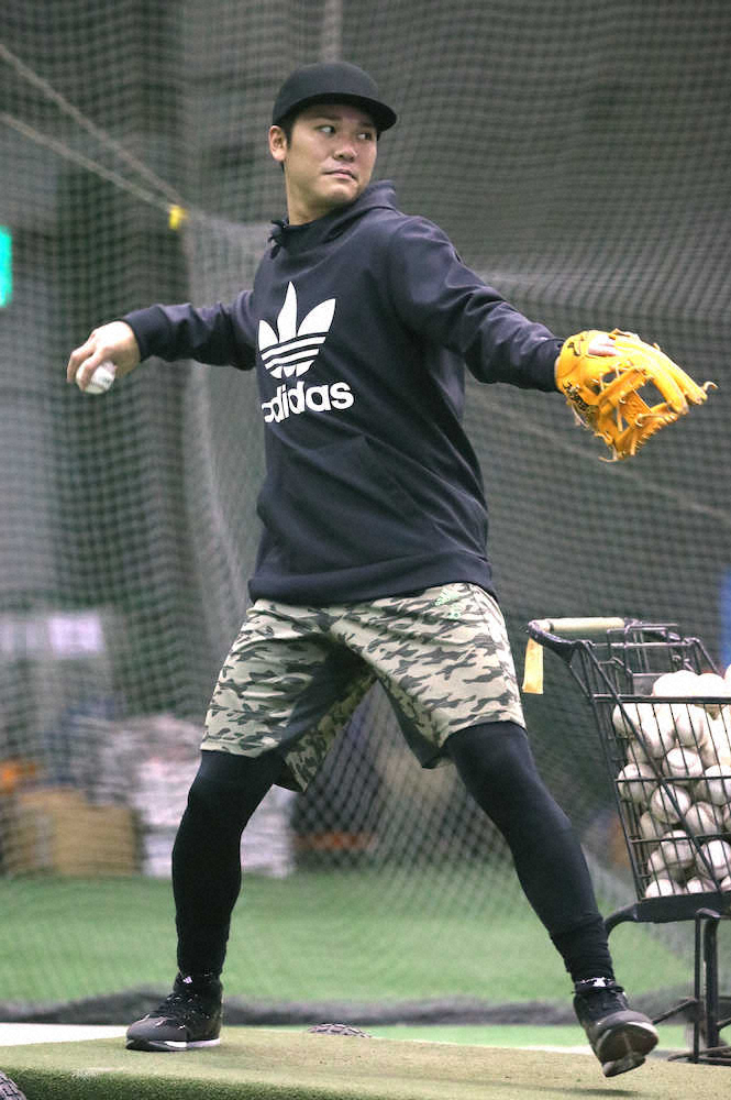 【画像・写真】練習する巨人・坂本
