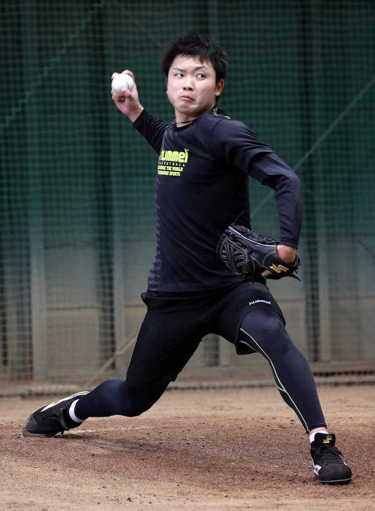 【画像・写真】巨人・高田　ブルペンで30球「変化球が課題、克服したい」カットボールに磨きかける