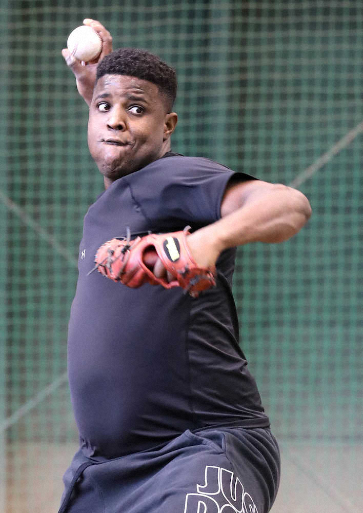 【画像・写真】巨人守護神・デラロサ、異例の投げ込み敢行!戸郷は菅野らの前で30球