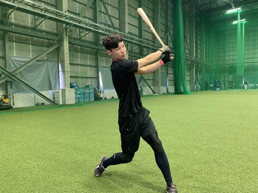 【画像・写真】オリックス・中川　正三塁手へ守備力向上目指す