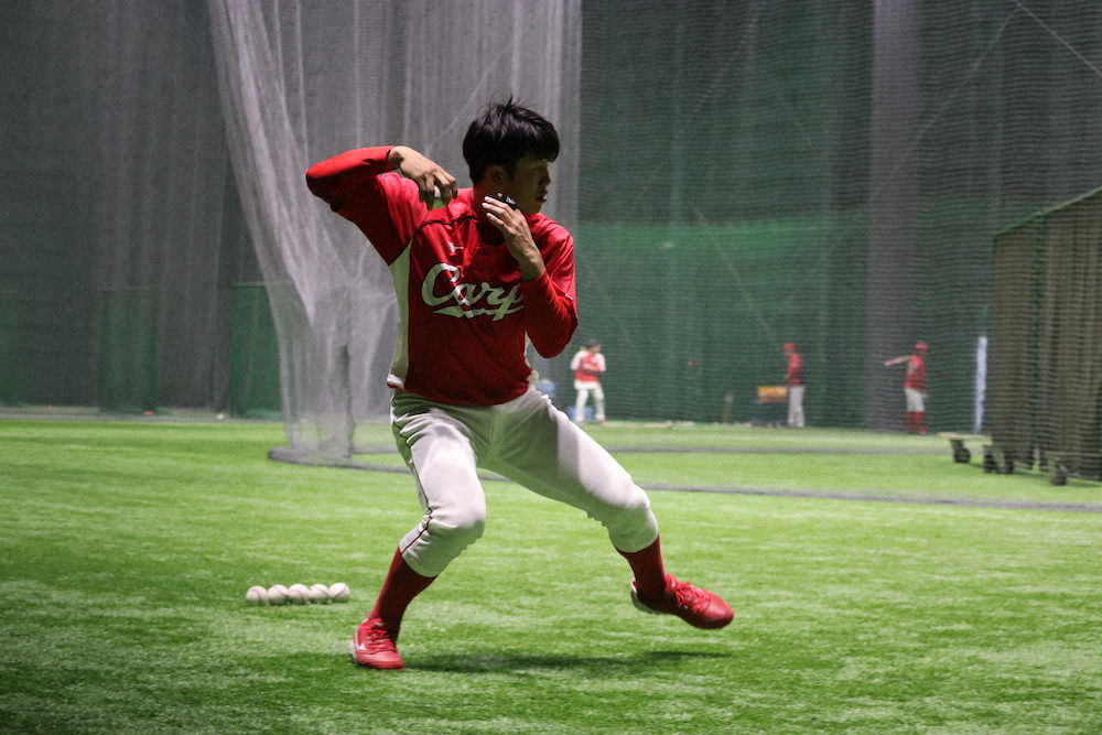 【画像・写真】広島　首脳陣も完全分離練習　小園の練習には「テレワーク」導入