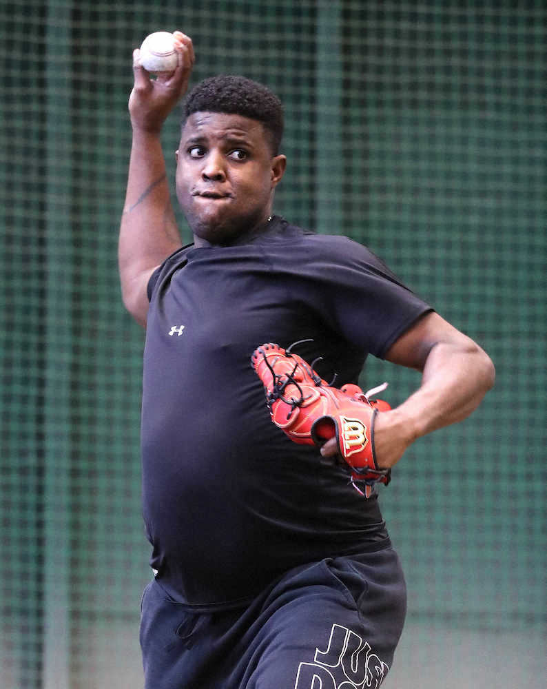 【画像・写真】巨人・デラロサ「ベリー、ベリー、グッド！！」　座った捕手に30球