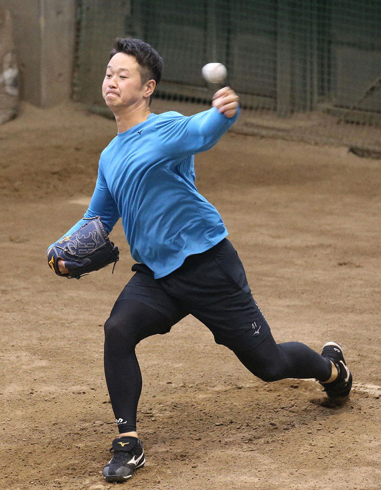 【画像・写真】巨人・中川　ブルペンで20球「いい状態が続いている」