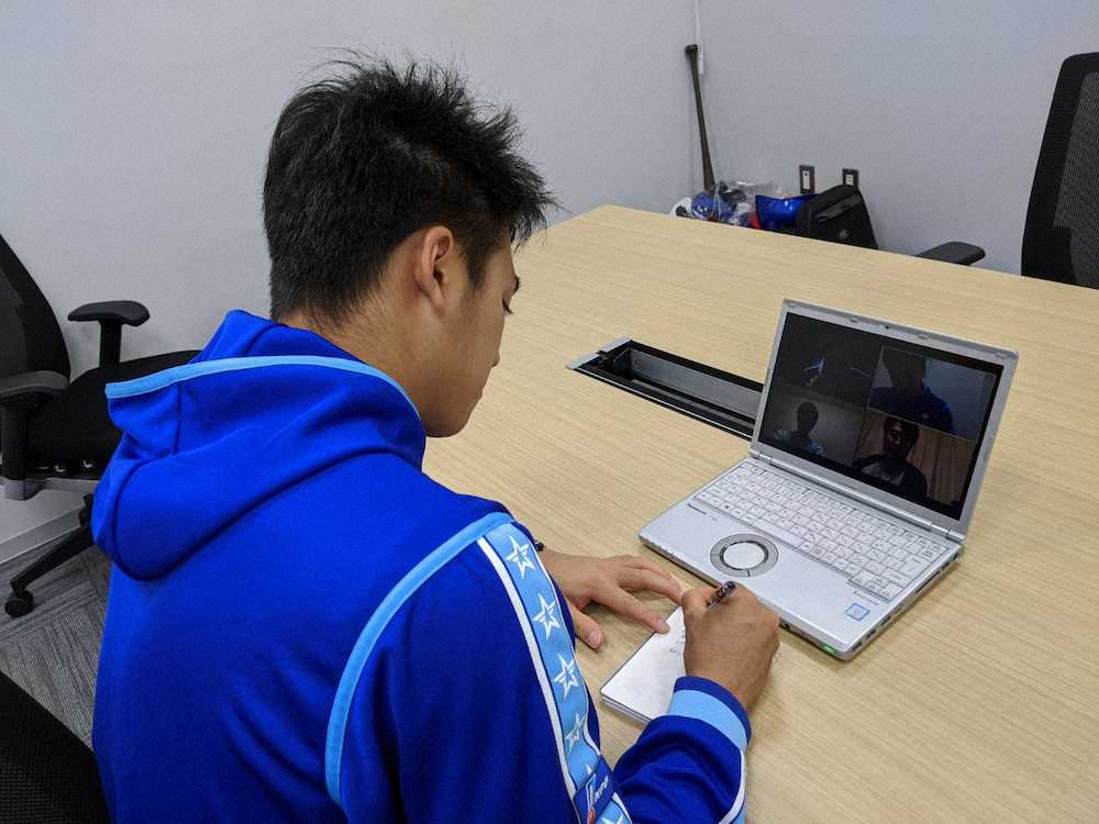 【画像・写真】DeNA　寮生に「リモート指導」、ドラ1森「確認していただけてうれしい」コーチも成長実感