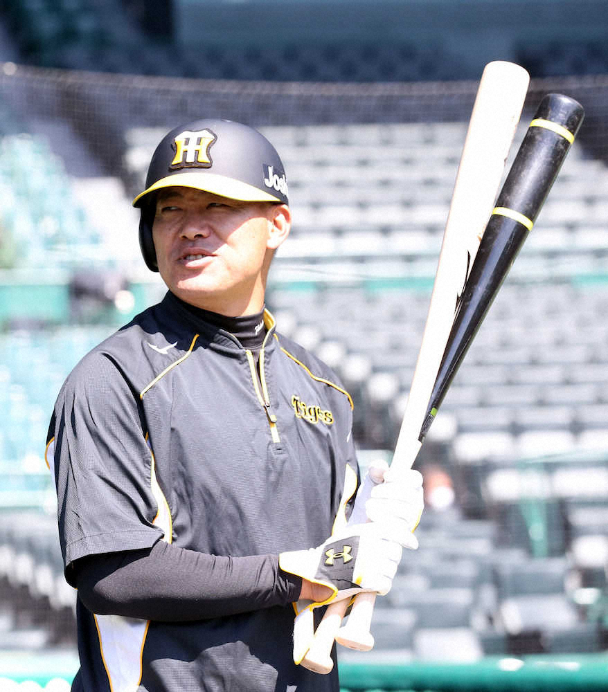 【画像・写真】球界最年長の阪神・福留　43歳誕生日にナインがサプライズ祝福