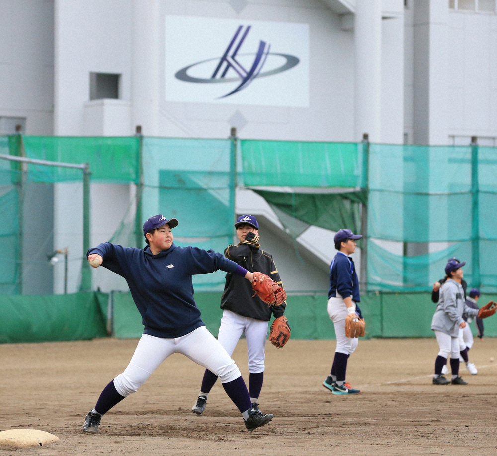 【画像・写真】花巻東女子野球部、13人で“プレーボール”　地域活性の願いも背負い、男子のような名門へ