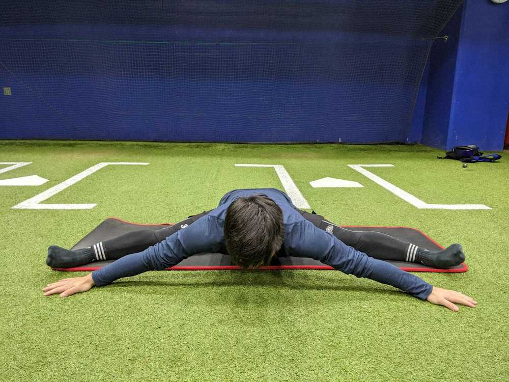 【画像・写真】DeNA・柴田　開脚の3つのポイント「継続しないと意味がない」