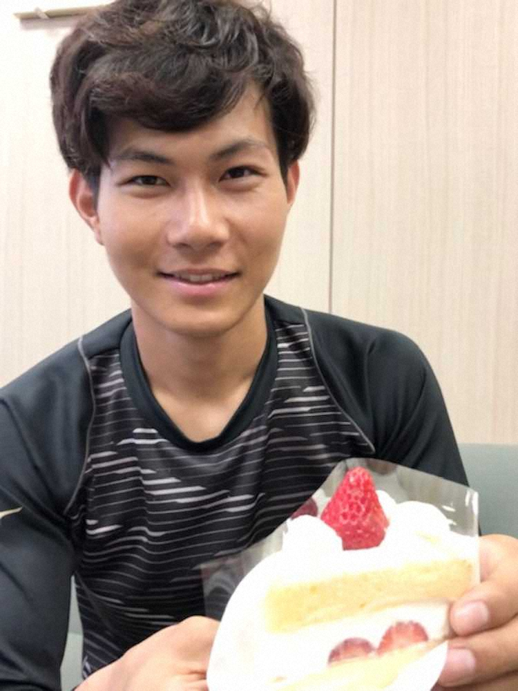 【画像・写真】ロッテ・藤原　20歳バースデーで決意表明　輝星、根尾らと「同世代で頑張っていけたら」