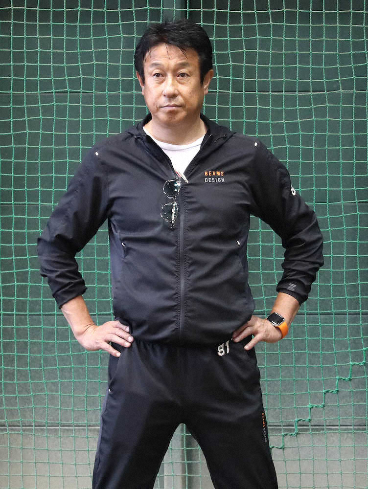 【画像・写真】巨人・宮本投手コーチが練習視察　若手にゲキ「よく観察していた向上心のある選手が出てくる」