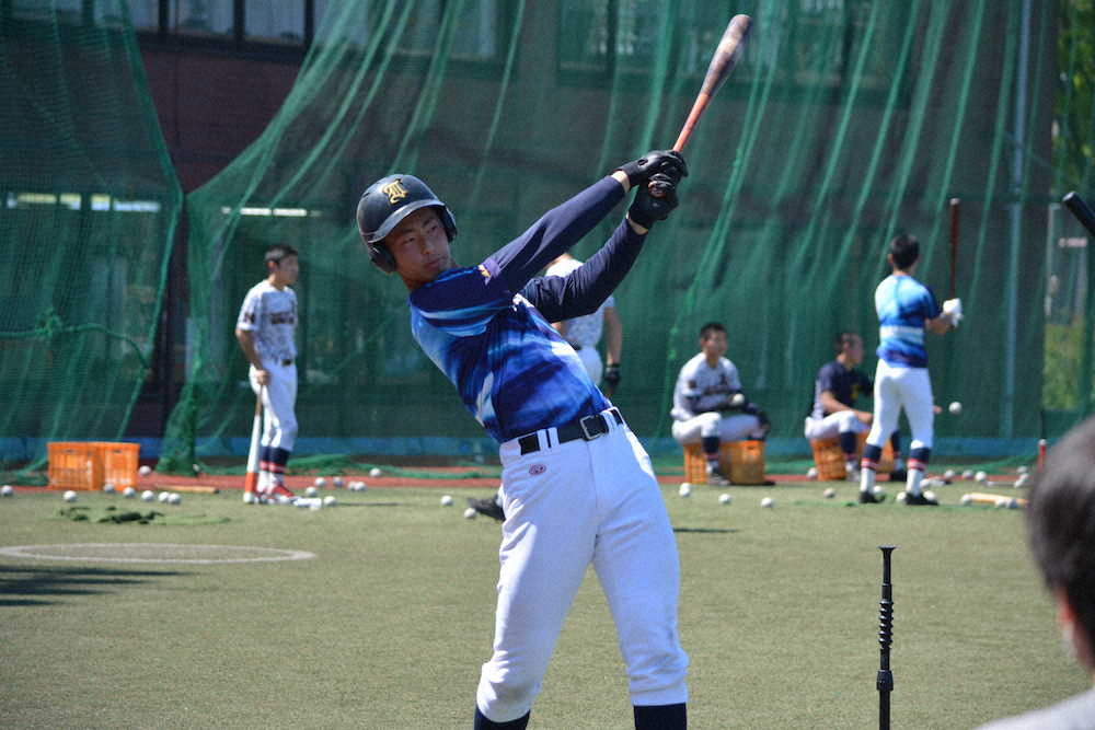 【画像・写真】仙台育英　無音の再始動　全員参加で2カ月ぶり練習、アップは声出さずグラブで口覆い…