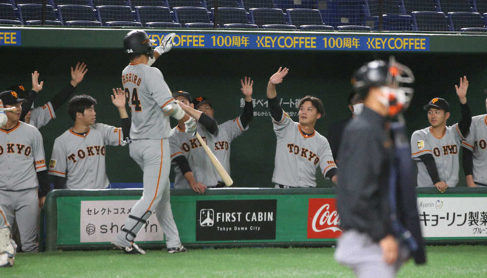 【画像・写真】巨人・大城　紅白戦で特大アーチ「完璧に捉えることができました」