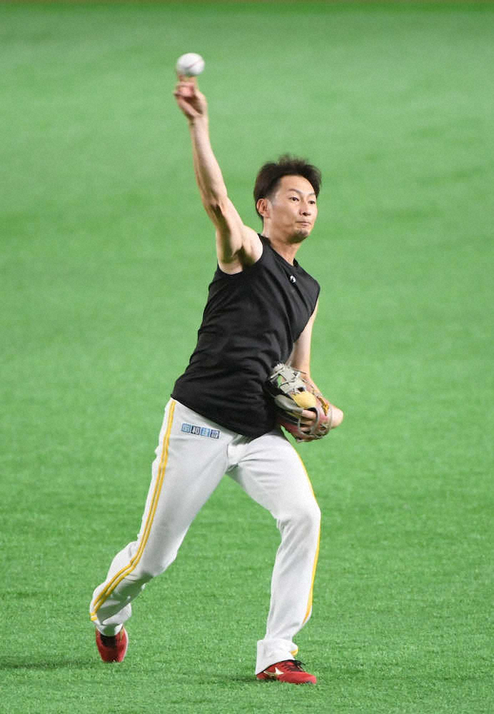 【画像・写真】登板に向け調整するソフトバンク・二保