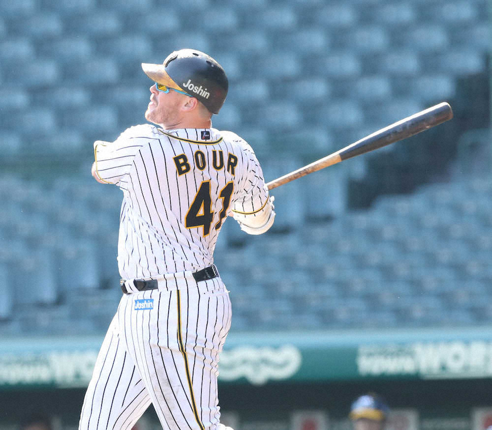 【画像・写真】阪神の新助っ人・ボーアが対外試合初アーチ　サイレントトリートメント受ける