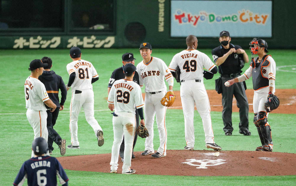 【画像・写真】巨人・坂本、大城　コロナ「微陽性」連日検査で陰性出れば再合流、6・19開幕間に合う見込み