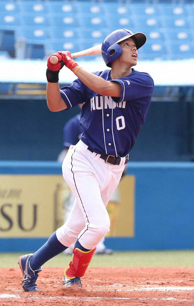 【画像・写真】中日・高松　3年目の“プロ1号”「ほとんど打ったことないので全力で走りました」