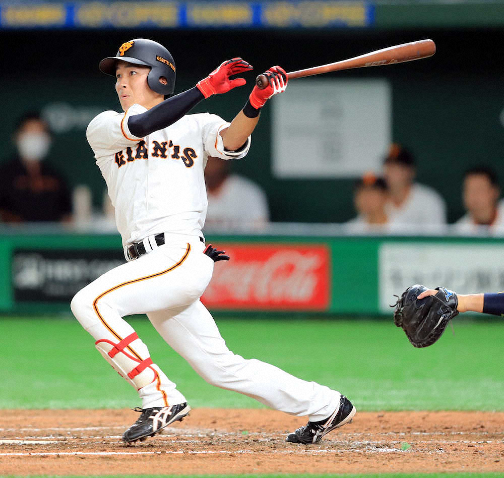 【画像・写真】巨人・増田大「2番・遊撃」で二塁打2本、石川から快打「自分のスイングで打てた」