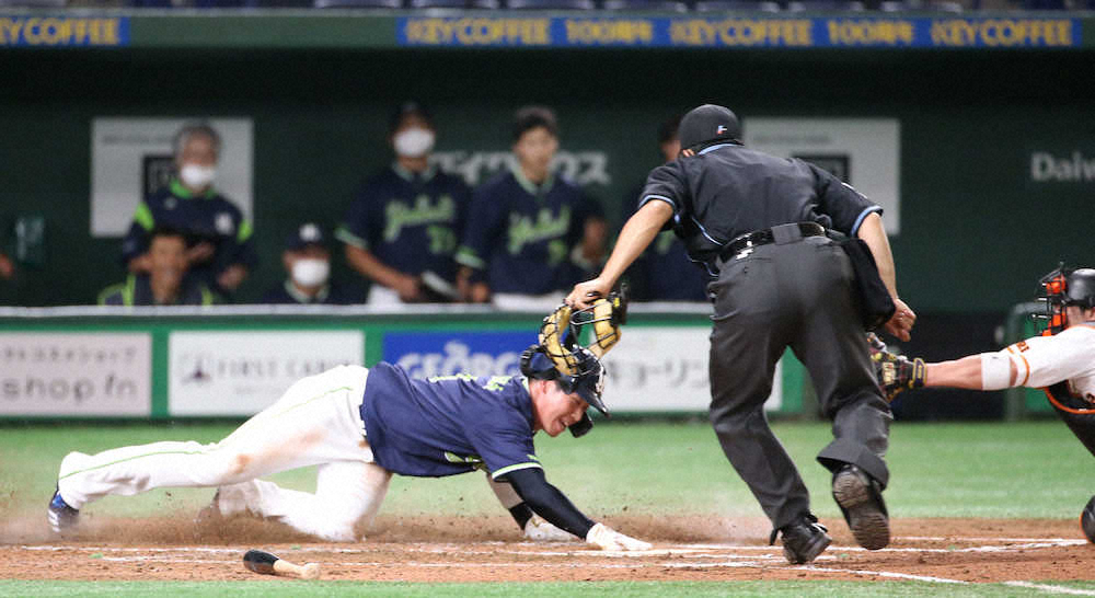 【画像・写真】ヤクルト・山田哲、魅せた“神走塁”タッチかいくぐり貴重な追加点