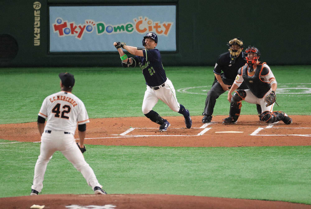 【画像・写真】ヤクルト・青木、再開後初弾！3カ月ぶりの感触「うまく反応できた」