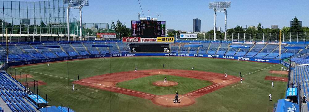 【画像・写真】ヤクルト・村上、外野4人“シフト”関係ねぇ～　実戦復帰から2戦連発
