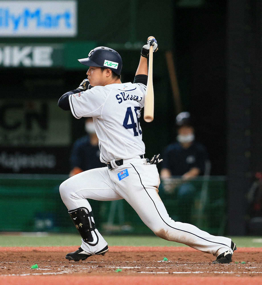 【画像・写真】西武4年目・鈴木　3安打2打点の猛アピール、外野手争い名乗り　辻監督「スイング鋭くなった」