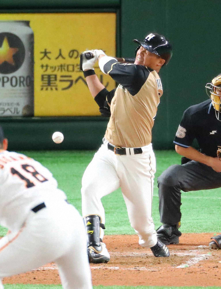 【画像・写真】日本ハム・王柏融　左膝に自打球直撃…大事取って交代