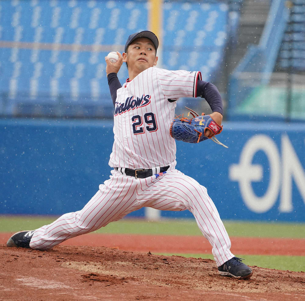 【画像・写真】＜練習試合　楽・ヤ＞ヤクルト先発の小川（撮影・島崎忠彦）
