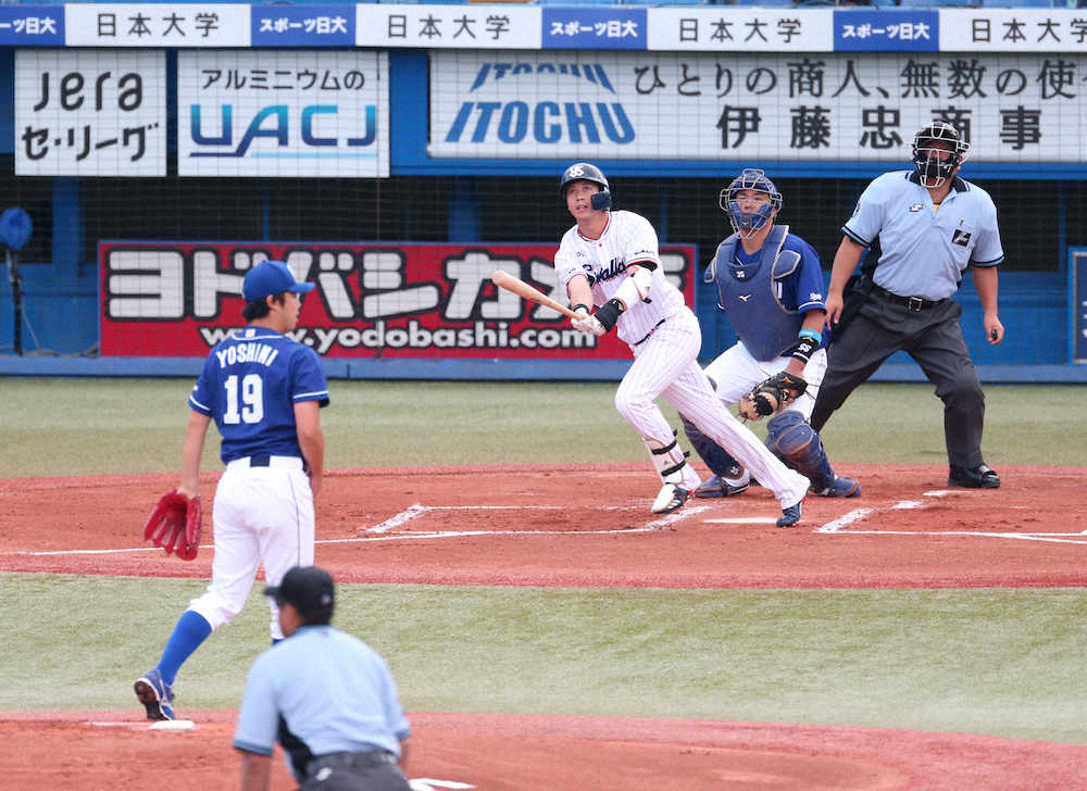【画像・写真】ヤクルト・山田哲　2戦連発！高津監督「凄く大きな、チームに勢いを付けた」