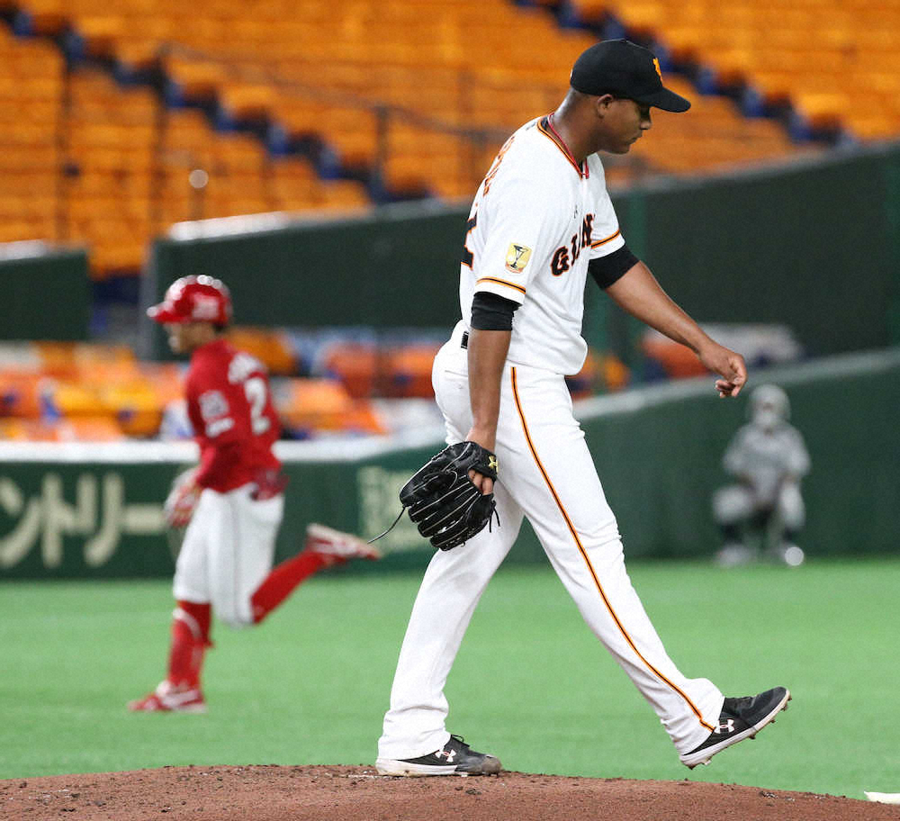 【画像・写真】12球団唯一、開幕4連勝中の巨人　先発メルセデスが3回4失点で降板　鈴木誠＆田中広に2ラン2発被弾