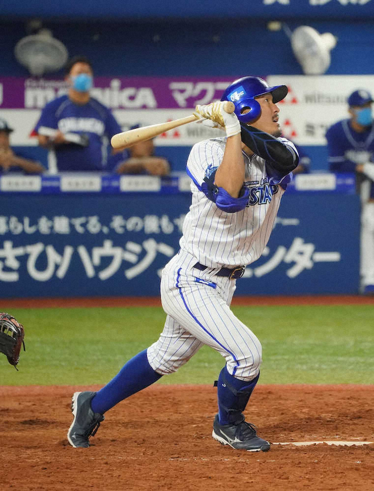 【画像・写真】DeNA・梶谷　天敵撃ちV弾！ラミ監督の直接指導実った