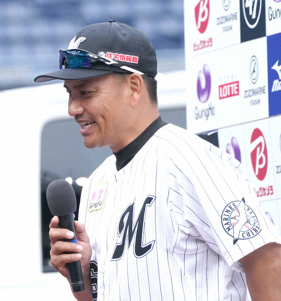 【画像・写真】＜ロ・オ＞8連勝に笑みもこぼれる井口監督撮影・長久保　豊）